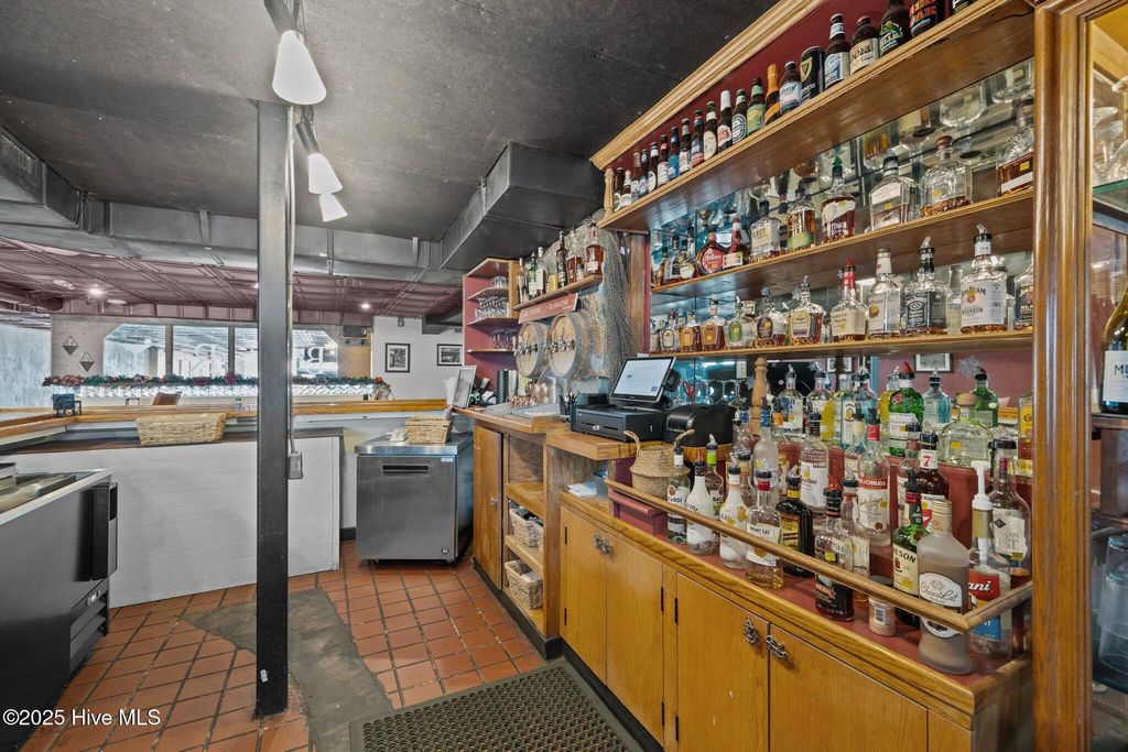 Image 8 of property listing at 509 Front Street, Beaufort, NC 28516