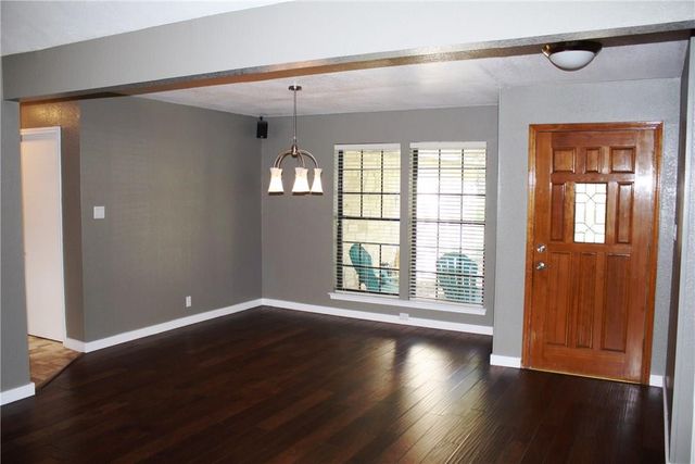 309 Juniper DR, Mountain City, TX 78610