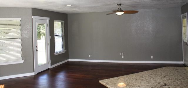 309 Juniper DR, Mountain City, TX 78610
