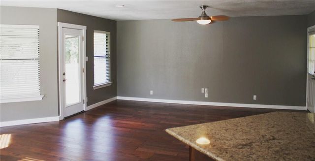 309 Juniper DR, Mountain City, TX 78610