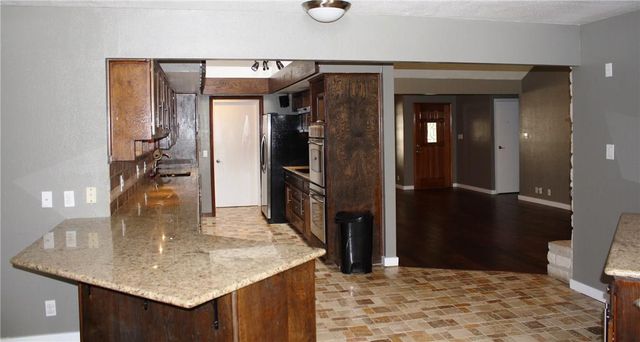 309 Juniper DR, Mountain City, TX 78610