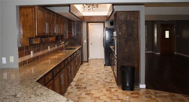 309 Juniper DR, Mountain City, TX 78610