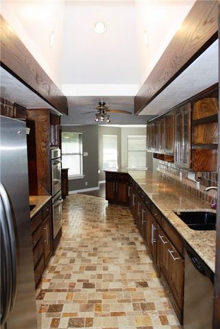 309 Juniper DR, Mountain City, TX 78610