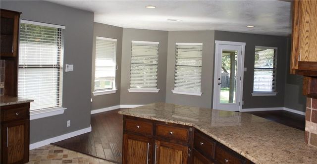 309 Juniper DR, Mountain City, TX 78610