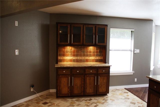 309 Juniper DR, Mountain City, TX 78610