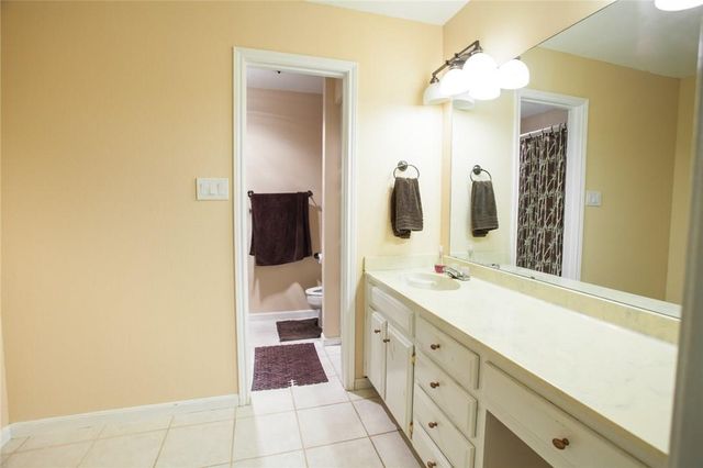 309 Juniper DR, Mountain City, TX 78610