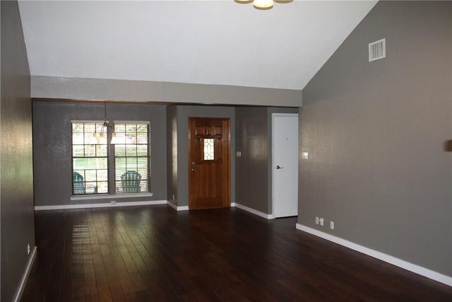 309 Juniper DR, Mountain City, TX 78610