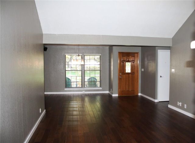 309 Juniper DR, Mountain City, TX 78610
