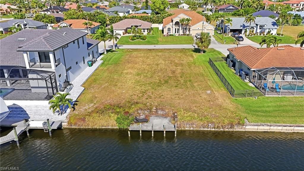 Image 5 of property listing at 1912 SW 48th LN, Cape Coral, FL 33914