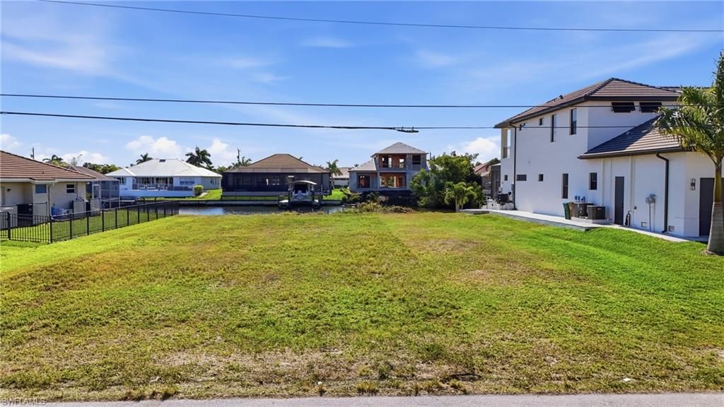 Image 6 of property listing at 1912 SW 48th LN, Cape Coral, FL 33914