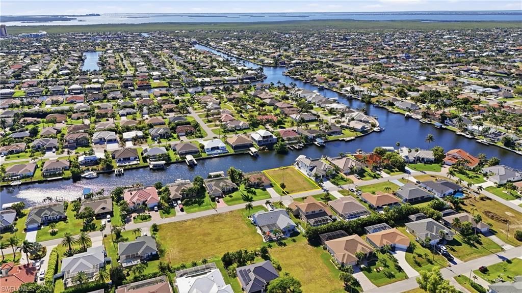 Image 9 of property listing at 1912 SW 48th LN, Cape Coral, FL 33914