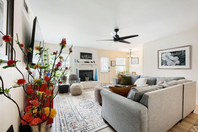 8927 Langdon Lane, Houston, TX 77036