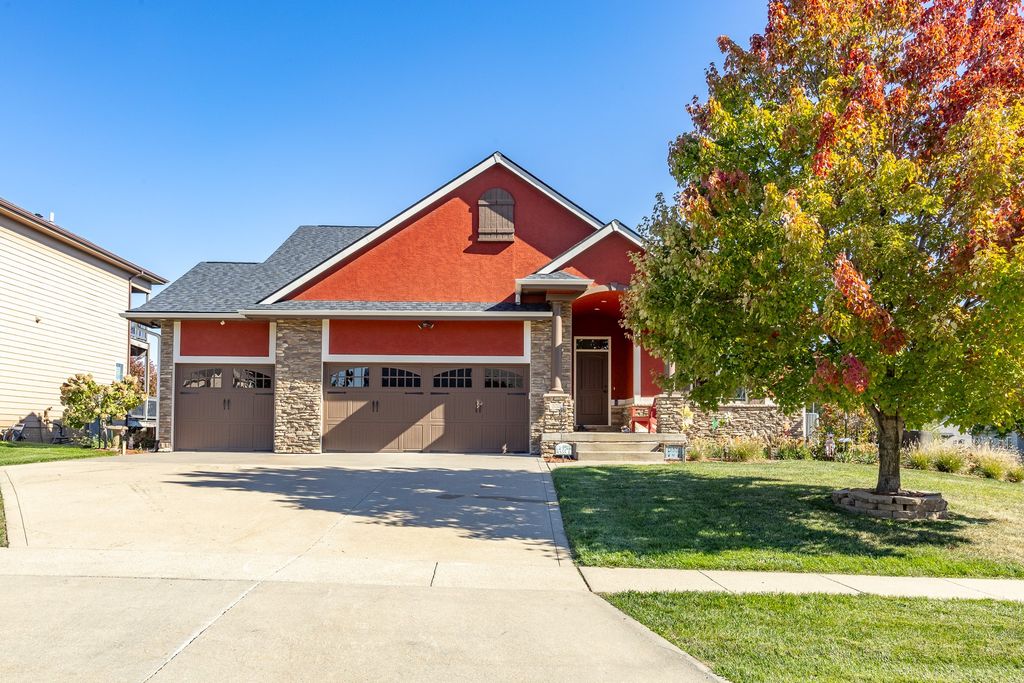 535 71st Street, West Des Moines, IA 50266