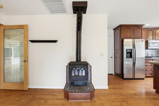 16005 Langley Pl, Grass Valley, CA 95949