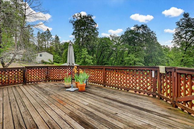 16005 Langley Pl, Grass Valley, CA 95949