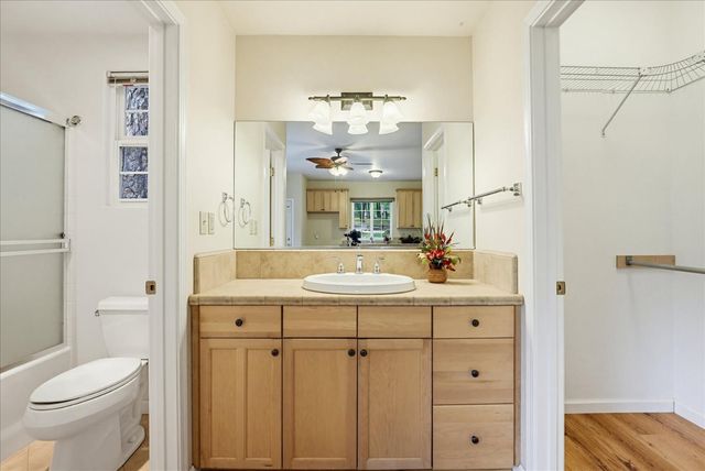 16005 Langley Pl, Grass Valley, CA 95949