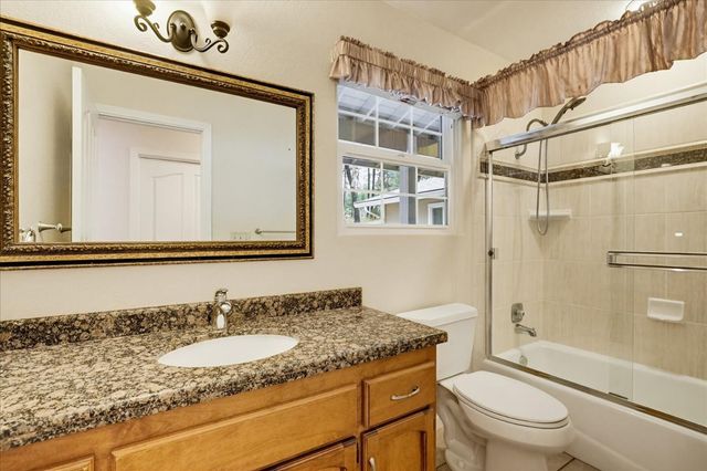 16005 Langley Pl, Grass Valley, CA 95949