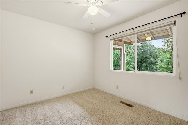 16005 Langley Pl, Grass Valley, CA 95949