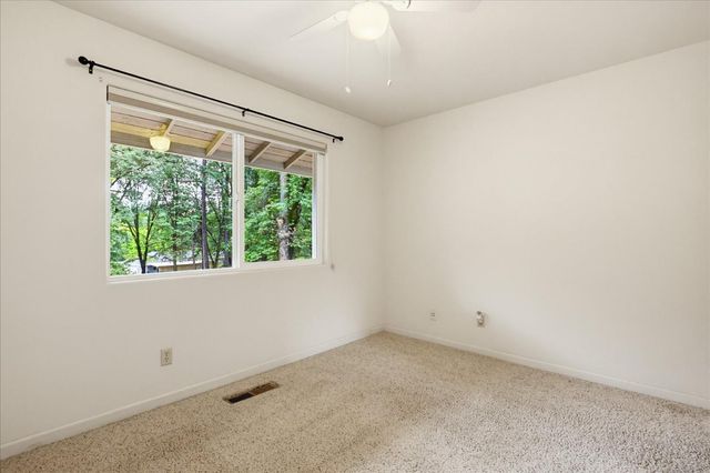 16005 Langley Pl, Grass Valley, CA 95949
