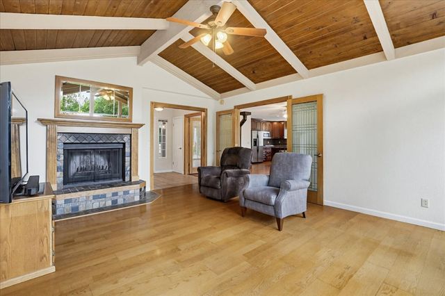 16005 Langley Pl, Grass Valley, CA 95949