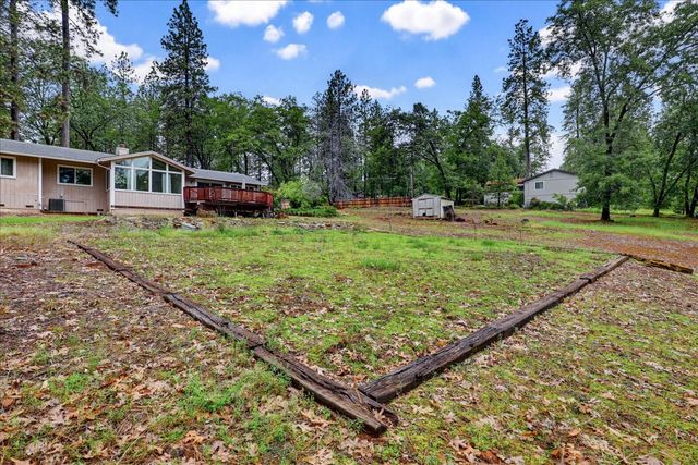 16005 Langley Pl, Grass Valley, CA 95949
