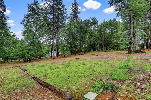 16005 Langley Pl, Grass Valley, CA 95949