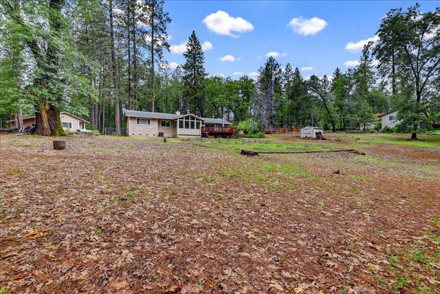 16005 Langley Pl, Grass Valley, CA 95949