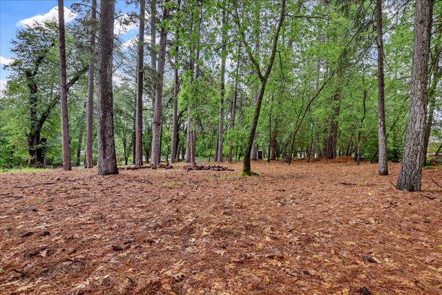 16005 Langley Pl, Grass Valley, CA 95949