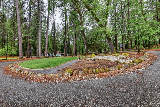 16005 Langley Pl, Grass Valley, CA 95949