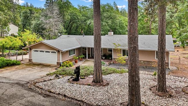 16005 Langley Pl, Grass Valley, CA 95949