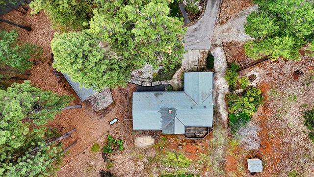 16005 Langley Pl, Grass Valley, CA 95949