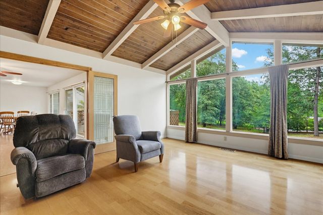 16005 Langley Pl, Grass Valley, CA 95949