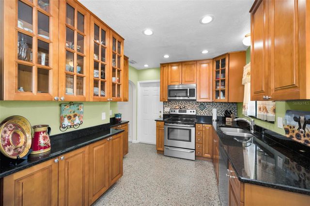 14806 WILDWOOD DRIVE, Largo, FL 33774
