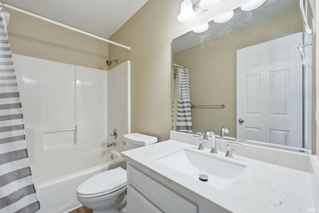 1718 Monet Cove, Fort Wayne, IN 46845
