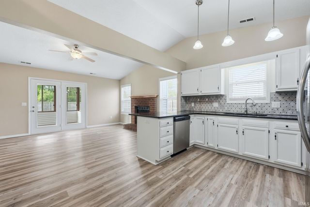 1718 Monet Cove, Fort Wayne, IN 46845