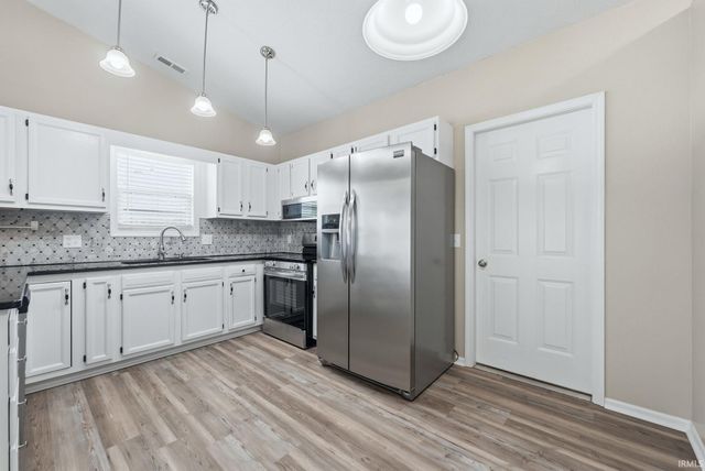 1718 Monet Cove, Fort Wayne, IN 46845