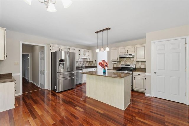 505 Saint Marks Drive SW, Lilburn, GA 30047