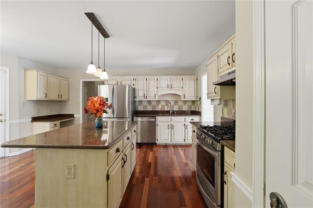 505 Saint Marks Drive SW, Lilburn, GA 30047