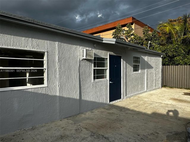 2223 NW 32nd St, Miami, FL 33142