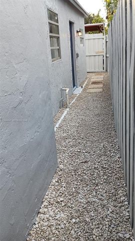 2223 NW 32nd St, Miami, FL 33142