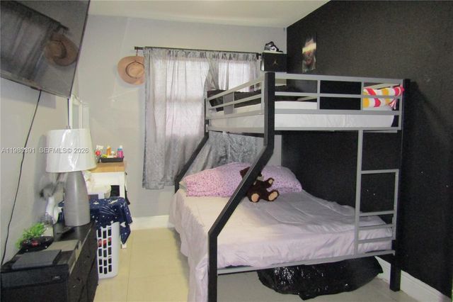 2223 NW 32nd St, Miami, FL 33142