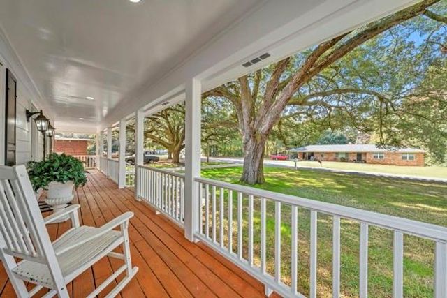 5185 Santos W Drive, Mobile, AL 36619