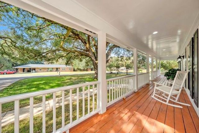 5185 Santos W Drive, Mobile, AL 36619