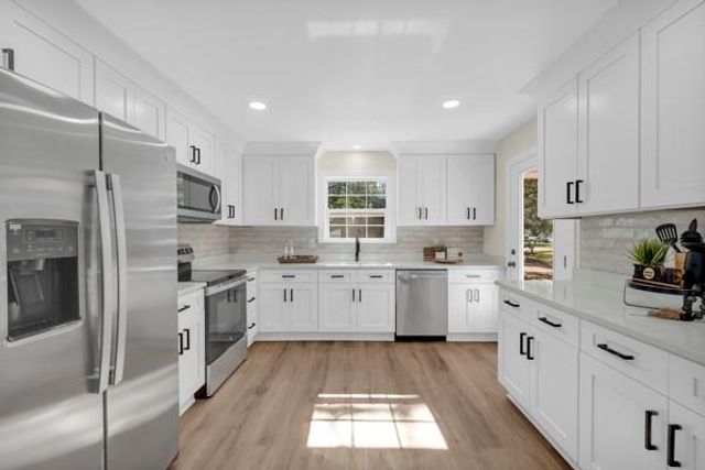 5185 Santos W Drive, Mobile, AL 36619