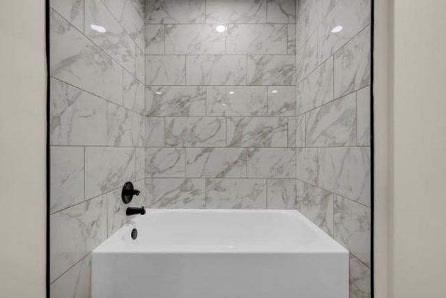 5185 Santos W Drive, Mobile, AL 36619