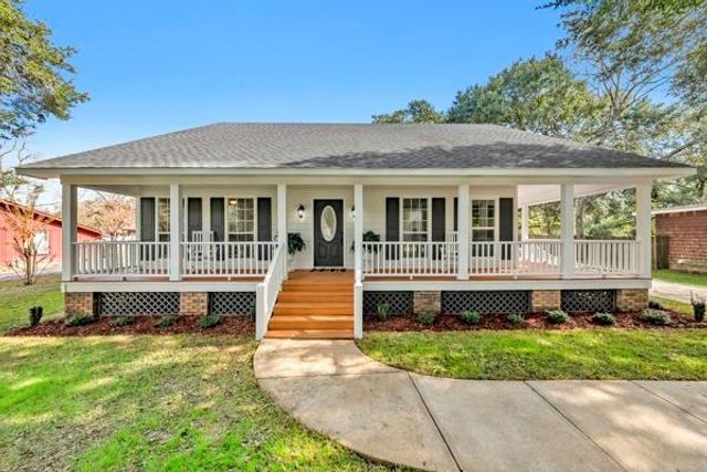 5185 Santos W Drive, Mobile, AL 36619