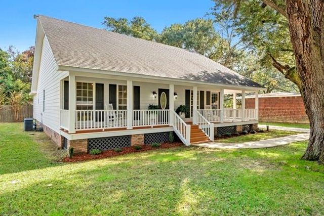 5185 Santos W Drive, Mobile, AL 36619