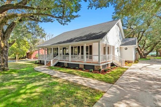 5185 Santos W Drive, Mobile, AL 36619