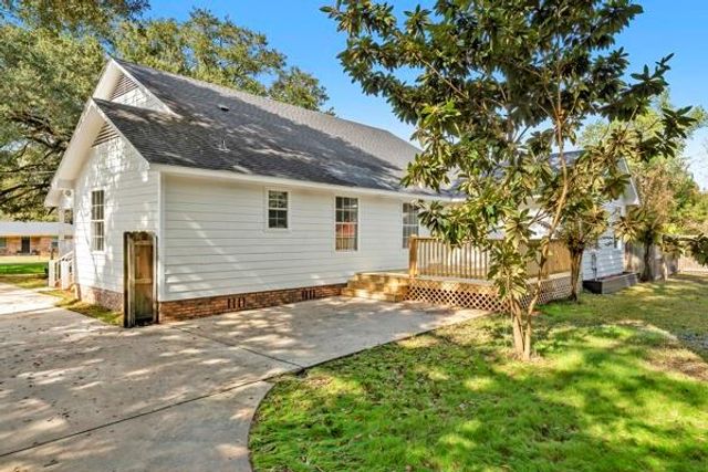 5185 Santos W Drive, Mobile, AL 36619