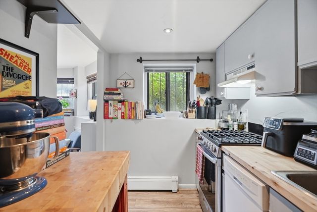 26 Commonwealth Ter 1, Boston, MA 02135